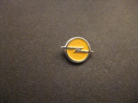Opel logo geel rond model